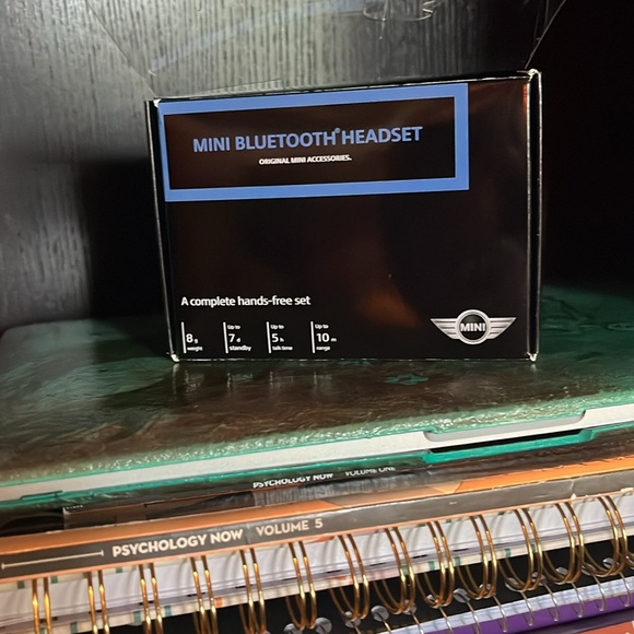 Mini Bluetooth hands free headset from original Mini BMW Group - Picture 11 of 11